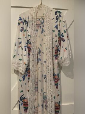 White Floral & Southwestern Print Lace Trim Kimono